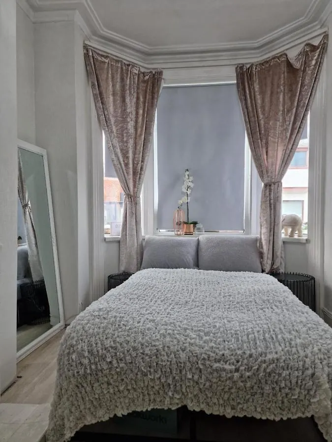 Beautifully Decorated, High Specification Rooms, Free Breakfast, Pics Sent After Booking Belfast Séjour chez l'habitant